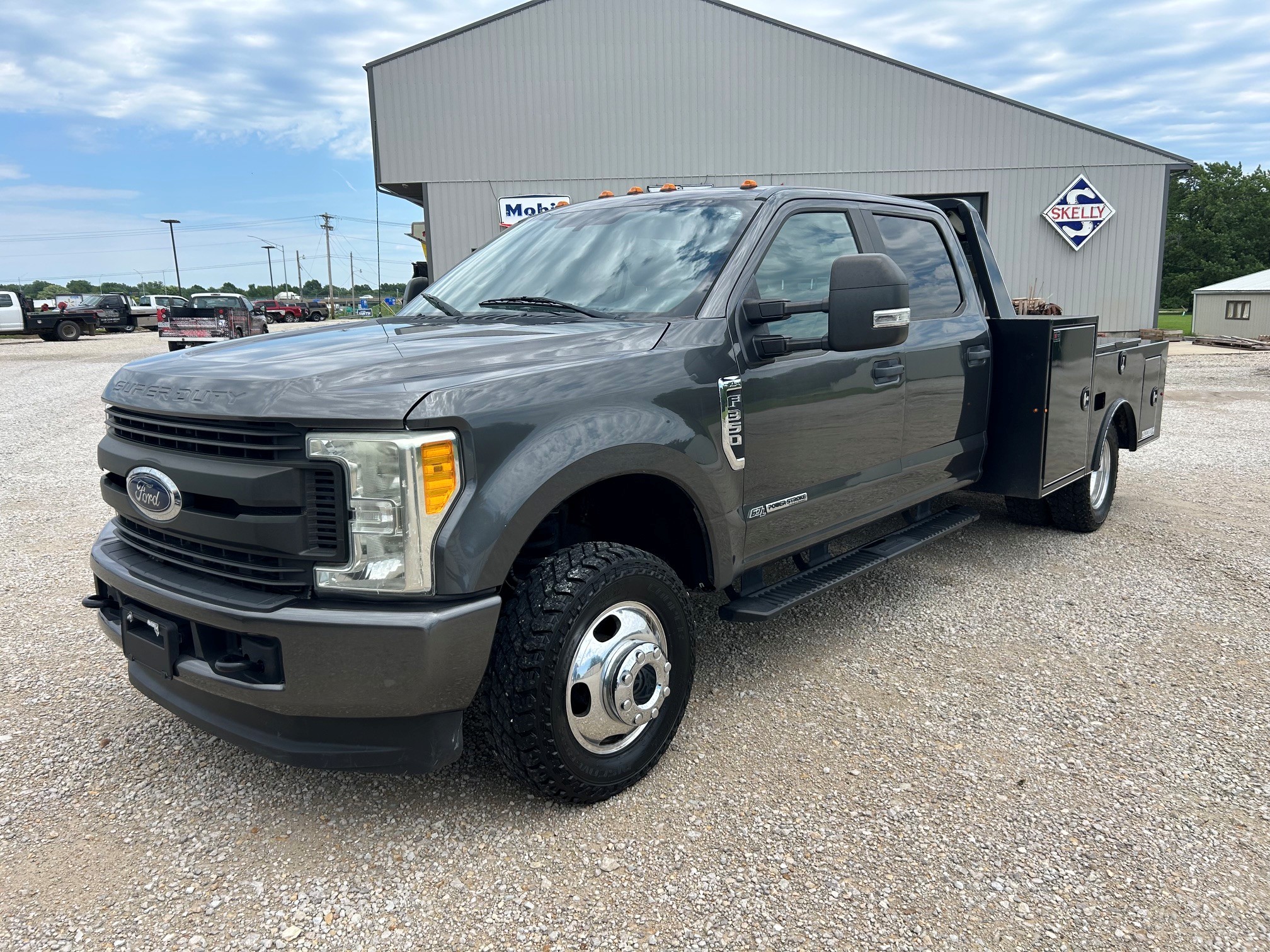 ford f-350 super duty chassis cab 2017 1FD8W3HT8HED23594 image ford f-350 super duty chassis cab 2017 1FD8W3HT8HED23594 image